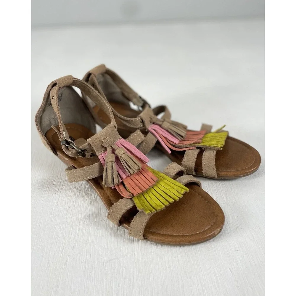 Minnetonka Womens Sz 8 Fringe Colorful Leather Sandals Moccasins Gladiator 71609